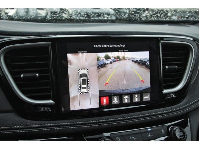 2027 Chrysler Pacifica Limited FWD