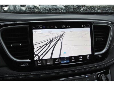 2027 Chrysler Pacifica Limited FWD