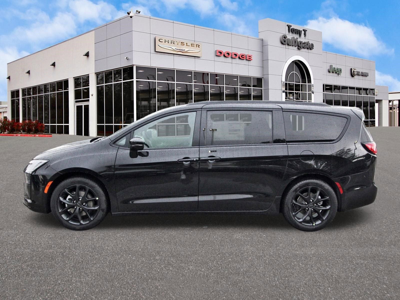 2027 Chrysler Pacifica Limited FWD
