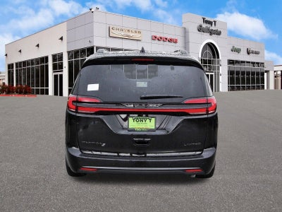 2027 Chrysler Pacifica Limited FWD