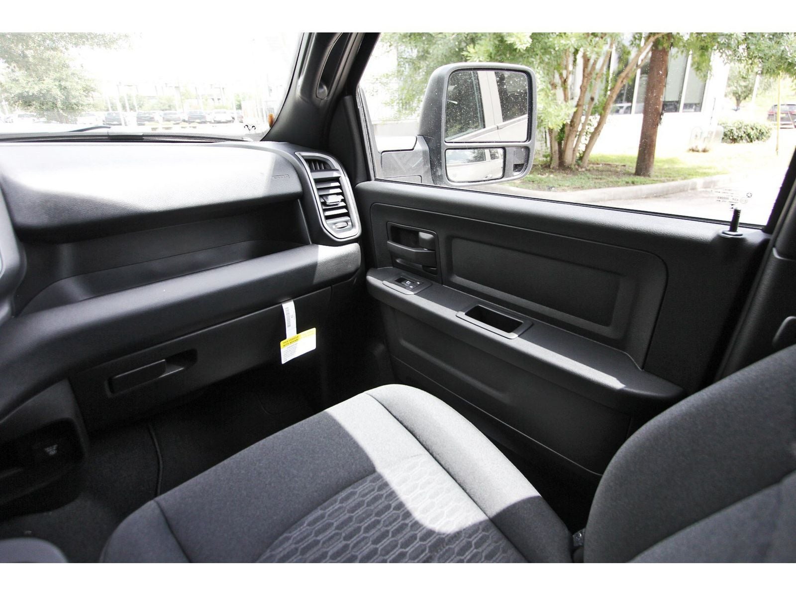 2026 RAM 2500 Black Express 4x4 Crew Cab 6'4" Box