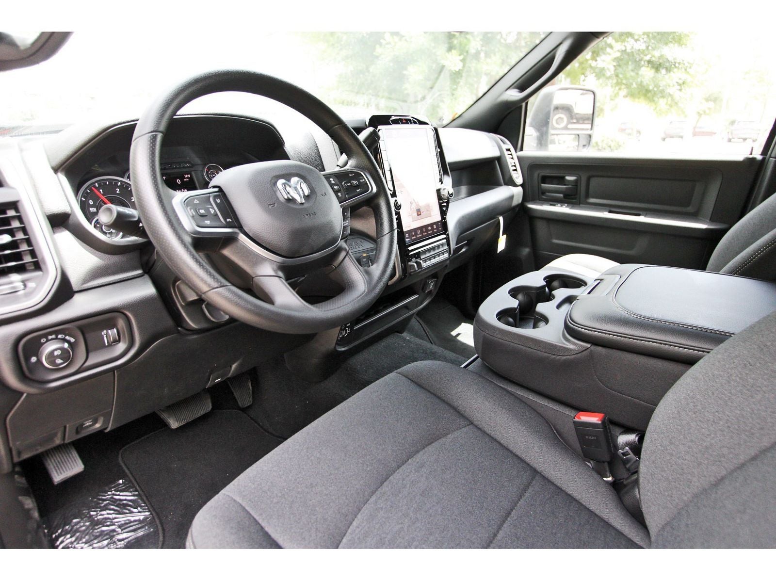 2026 RAM 2500 Black Express 4x4 Crew Cab 6'4" Box