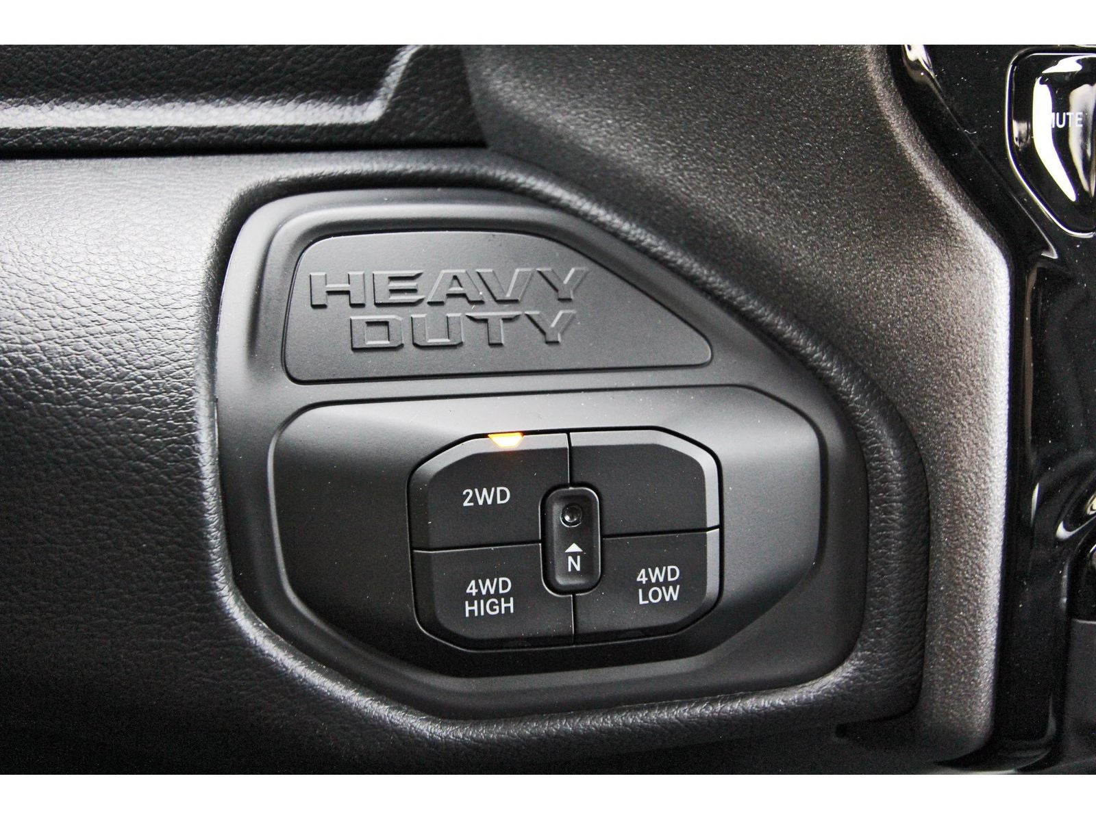 2026 RAM 2500 Black Express 4x4 Crew Cab 6'4" Box