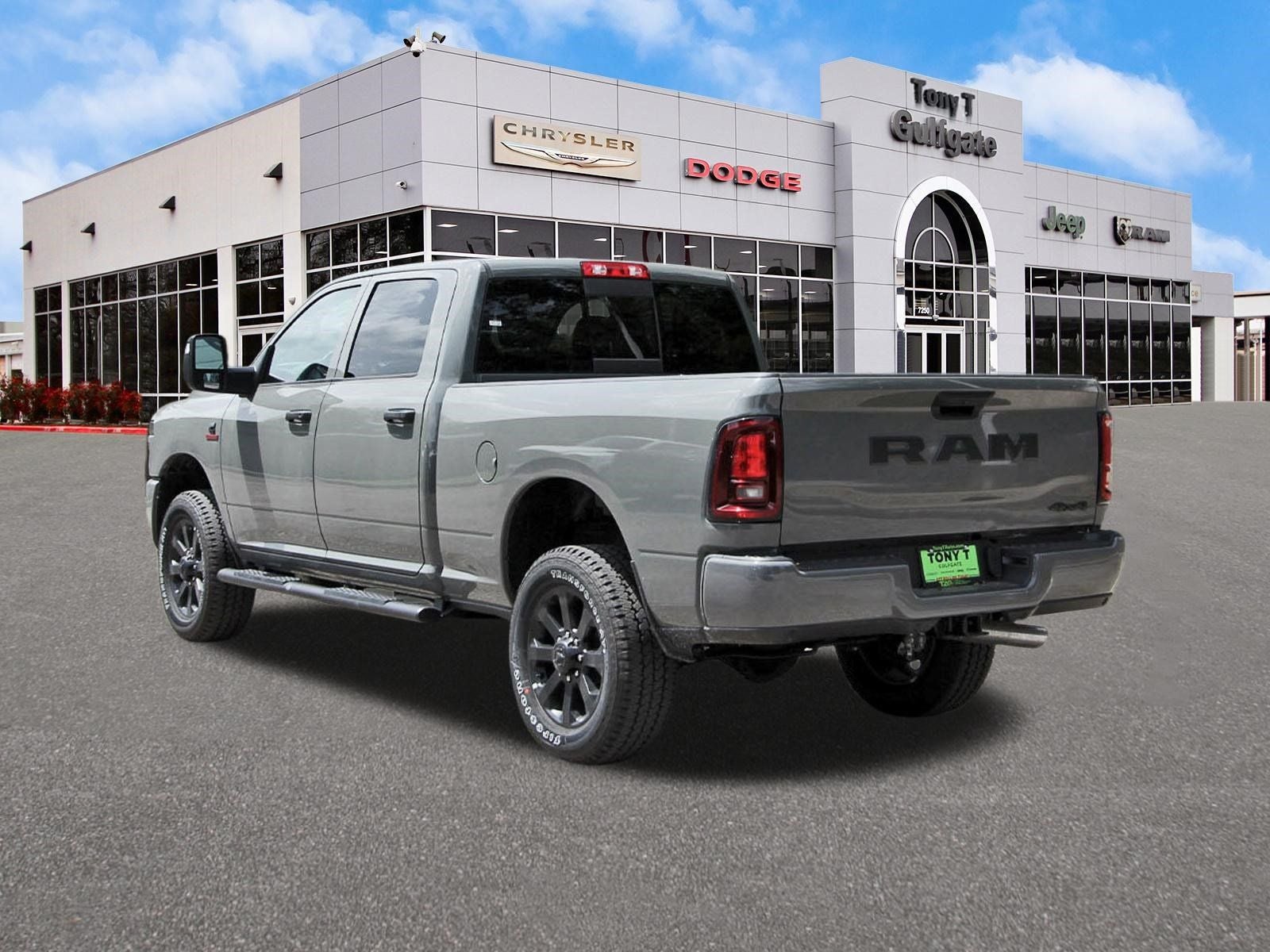 2026 RAM 2500 Black Express 4x4 Crew Cab 6'4" Box