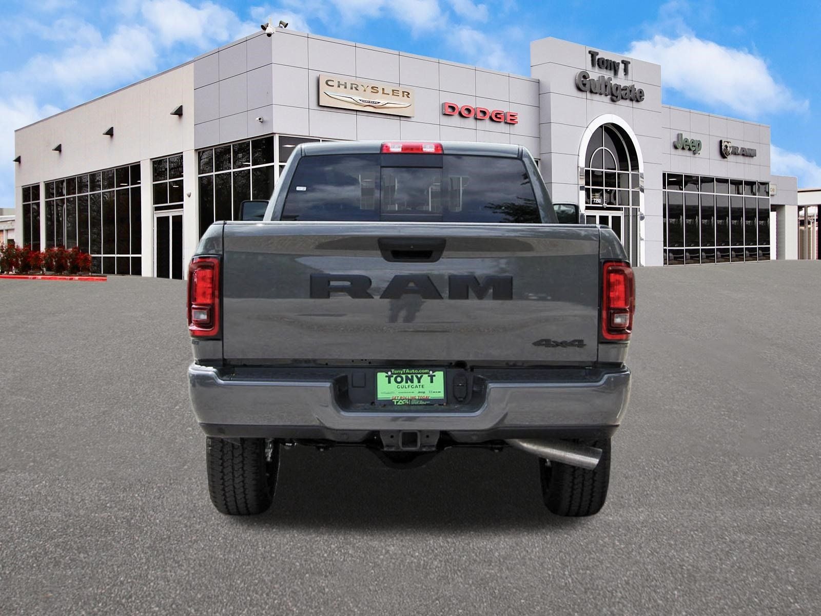 2026 RAM 2500 Black Express 4x4 Crew Cab 6'4" Box