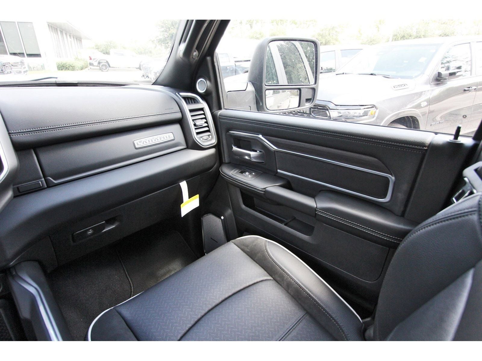 2026 RAM 2500 Laramie 4x4 Crew Cab 6'4" Box