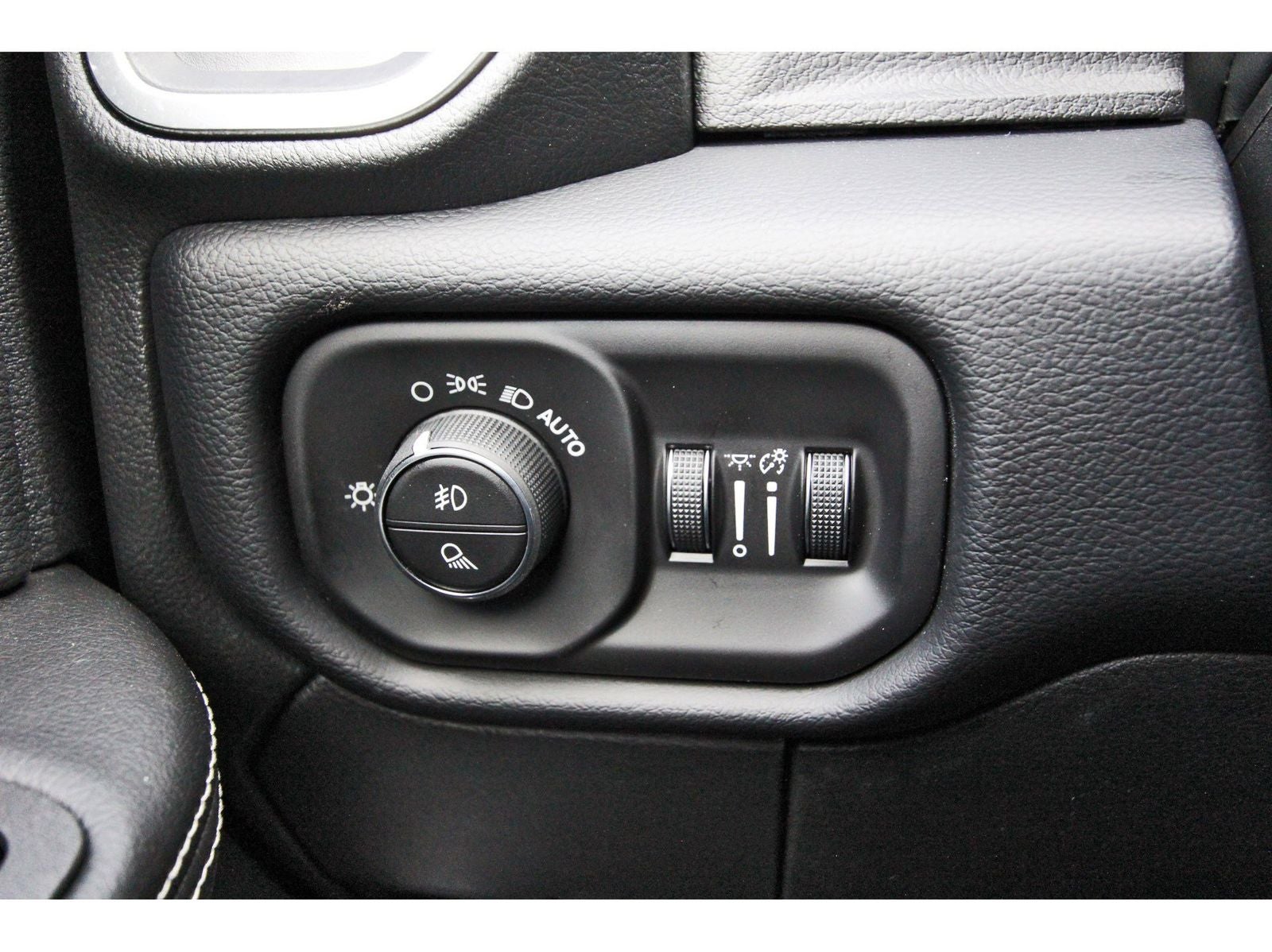 2026 RAM 2500 Laramie 4x4 Crew Cab 6'4" Box