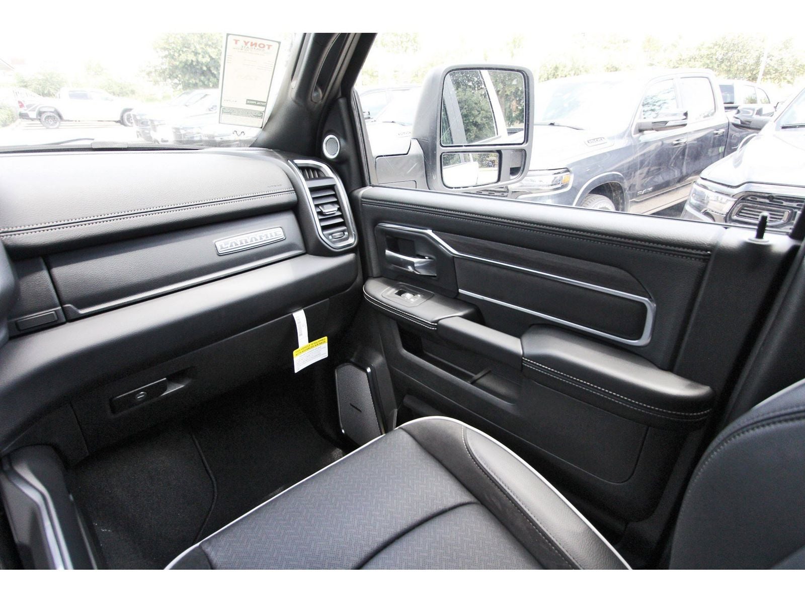 2026 RAM 2500 Laramie 4x4 Crew Cab 6'4" Box
