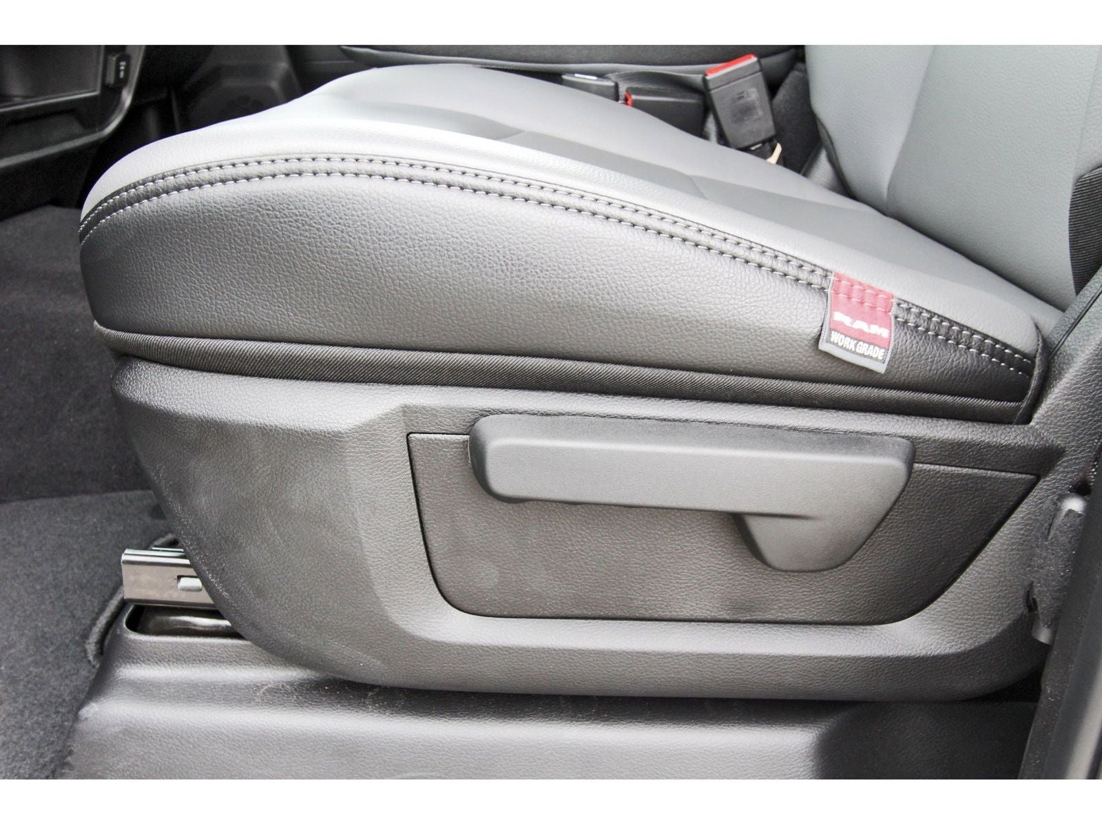 2026 RAM 2500 Tradesman 4x4 Crew Cab 8' Box