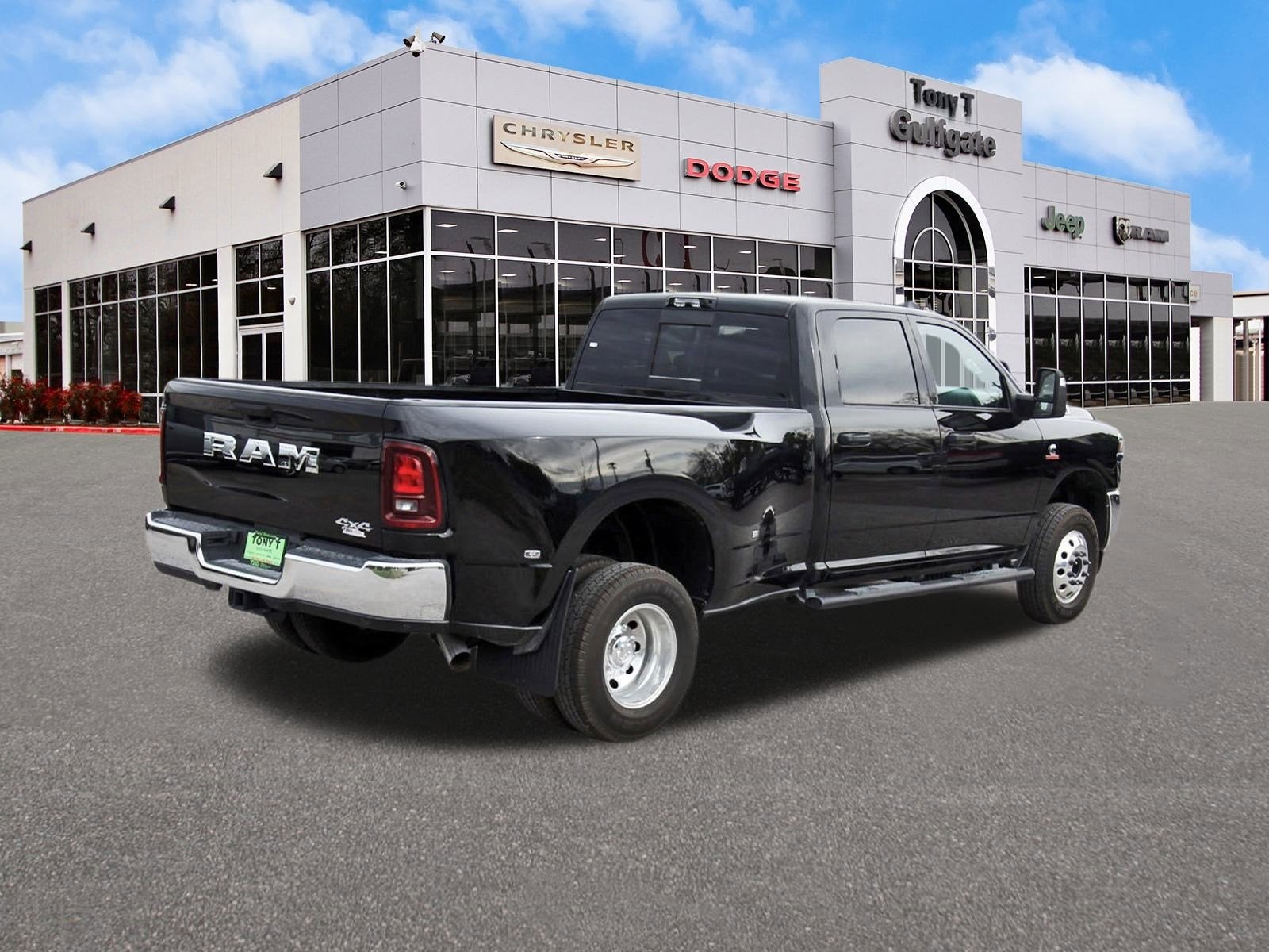 2026 RAM 3500 Tradesman 4x4 Crew Cab 8' Box