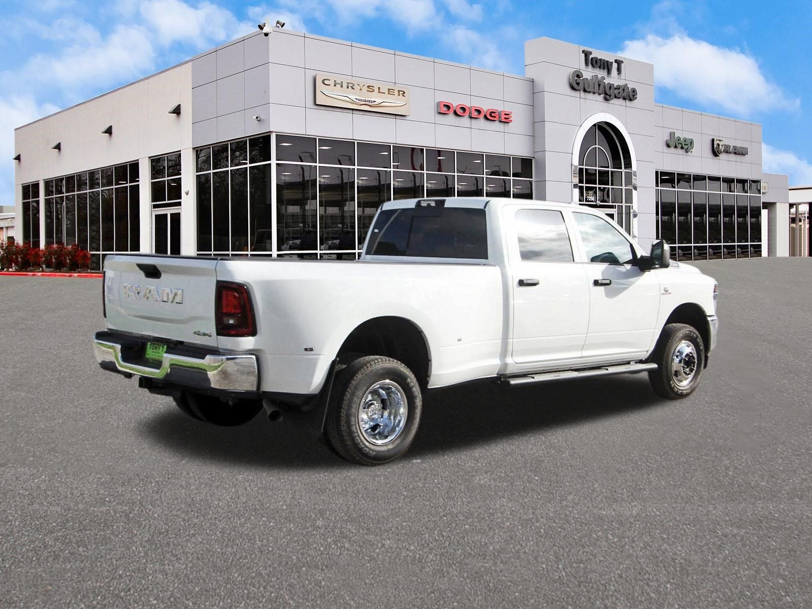 2026 RAM 3500 Tradesman 4x4 Crew Cab 8' Box