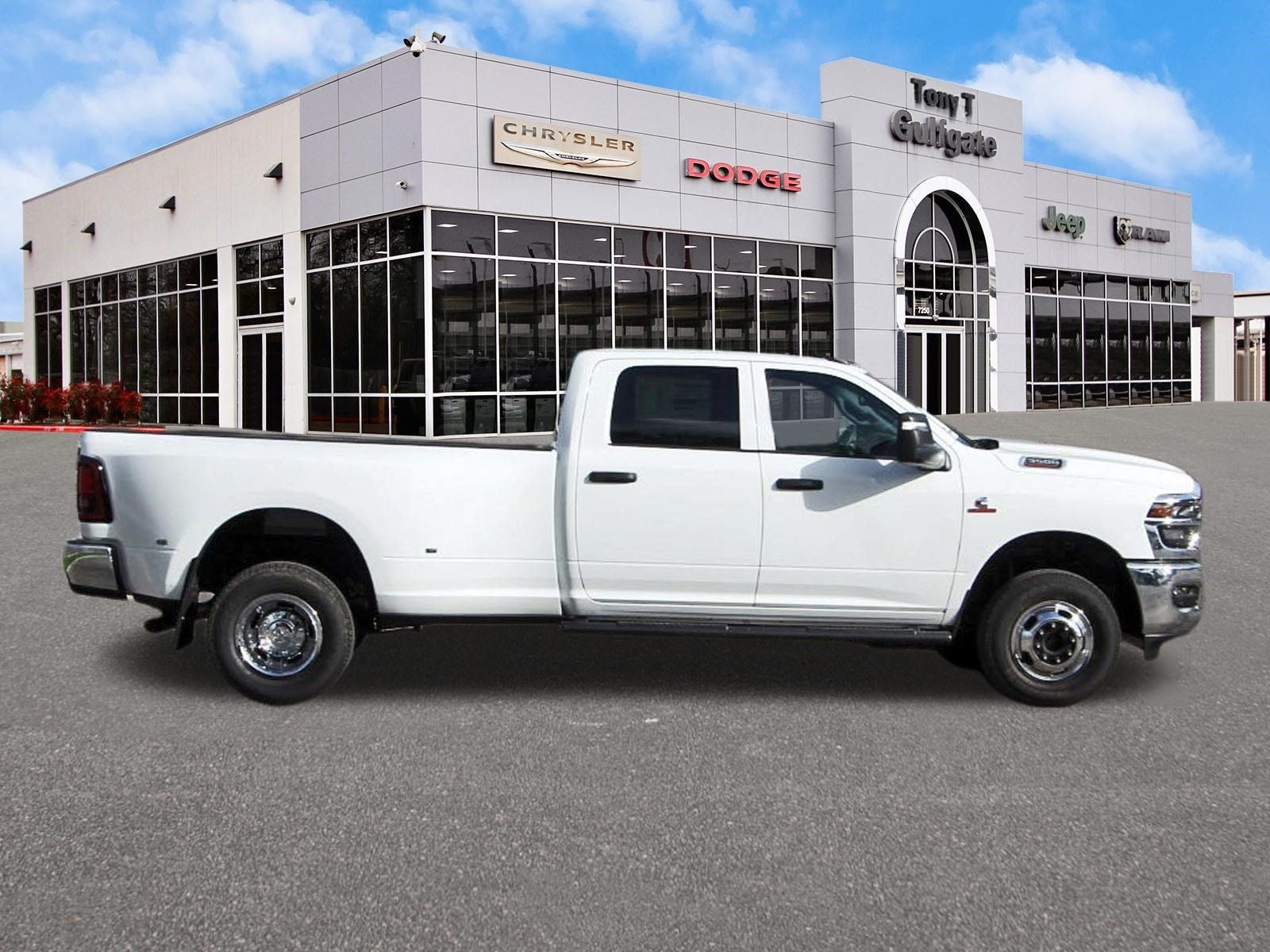 2026 RAM 3500 Tradesman 4x4 Crew Cab 8' Box