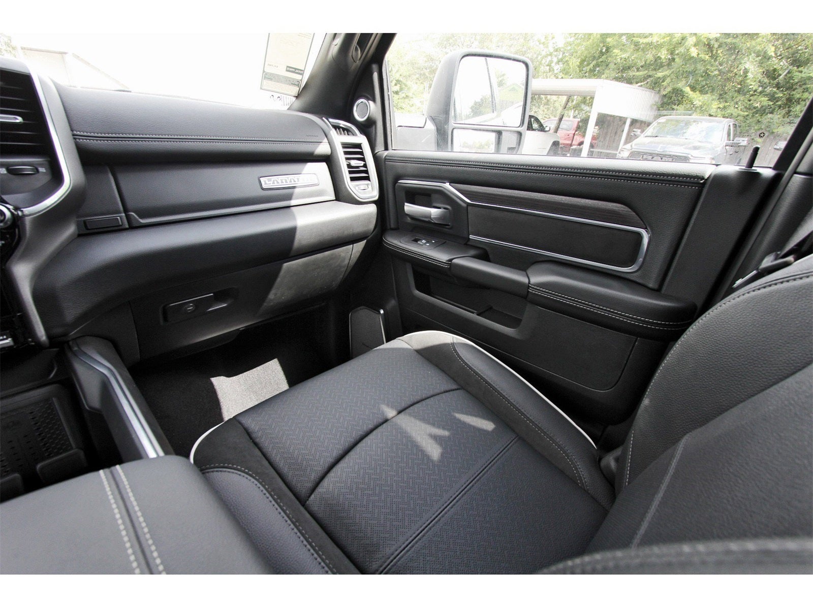 2026 RAM 3500 Laramie 4x4 Crew Cab 8' Box