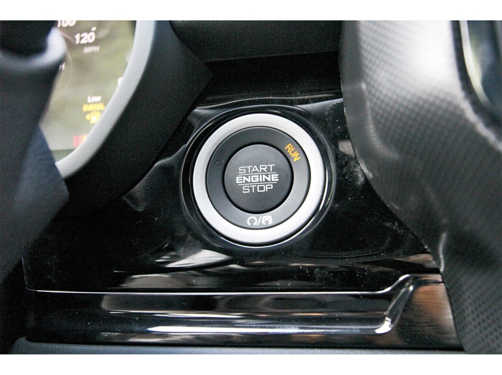 2026 RAM 3500 Limited 4x4 Mega Cab 6'4" Box