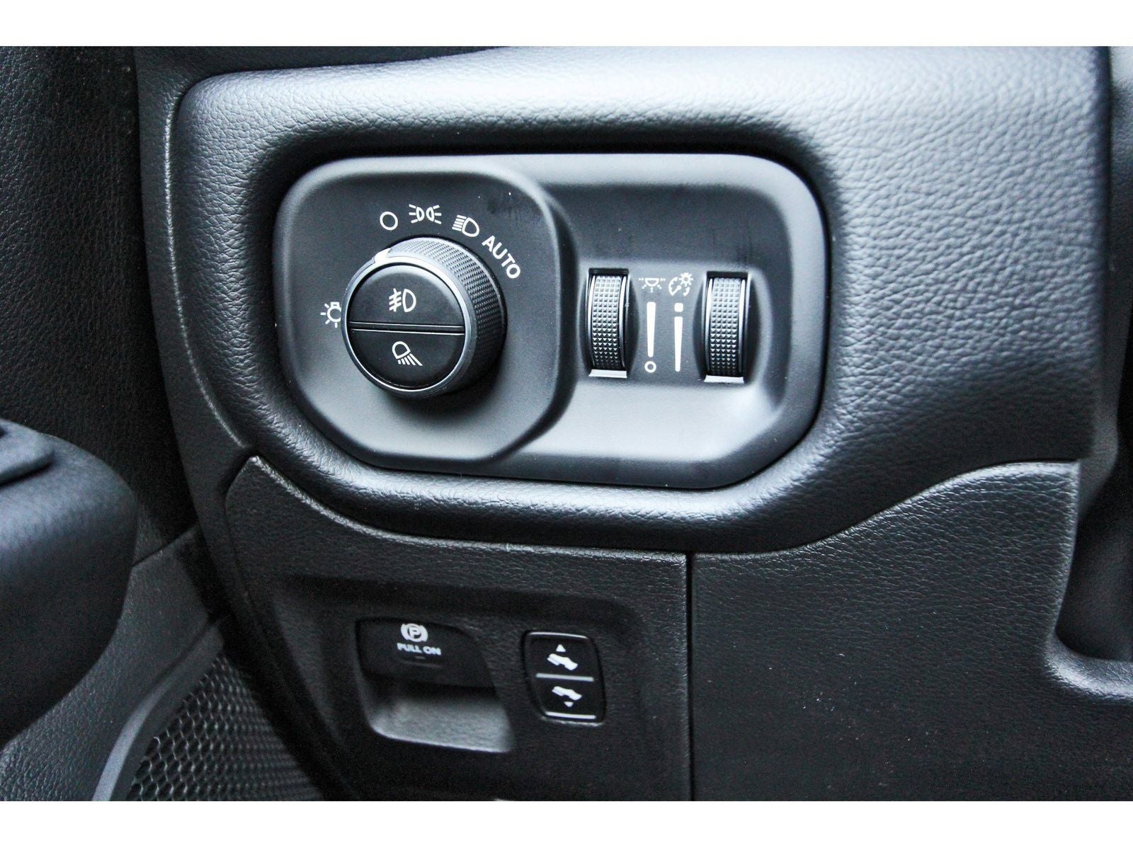 2026 RAM 1500 Big Horn/Lone Star Lone Star 4x2 Crew Cab 5'7" Box