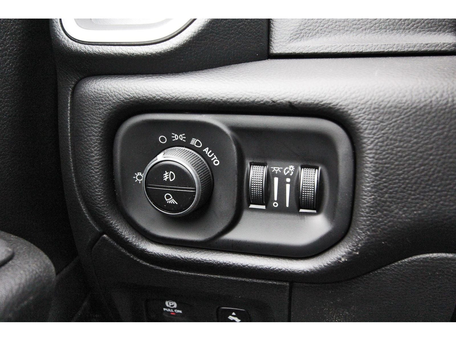 2026 RAM 1500 Big Horn/Lone Star Lone Star 4x2 Crew Cab 5'7" Box
