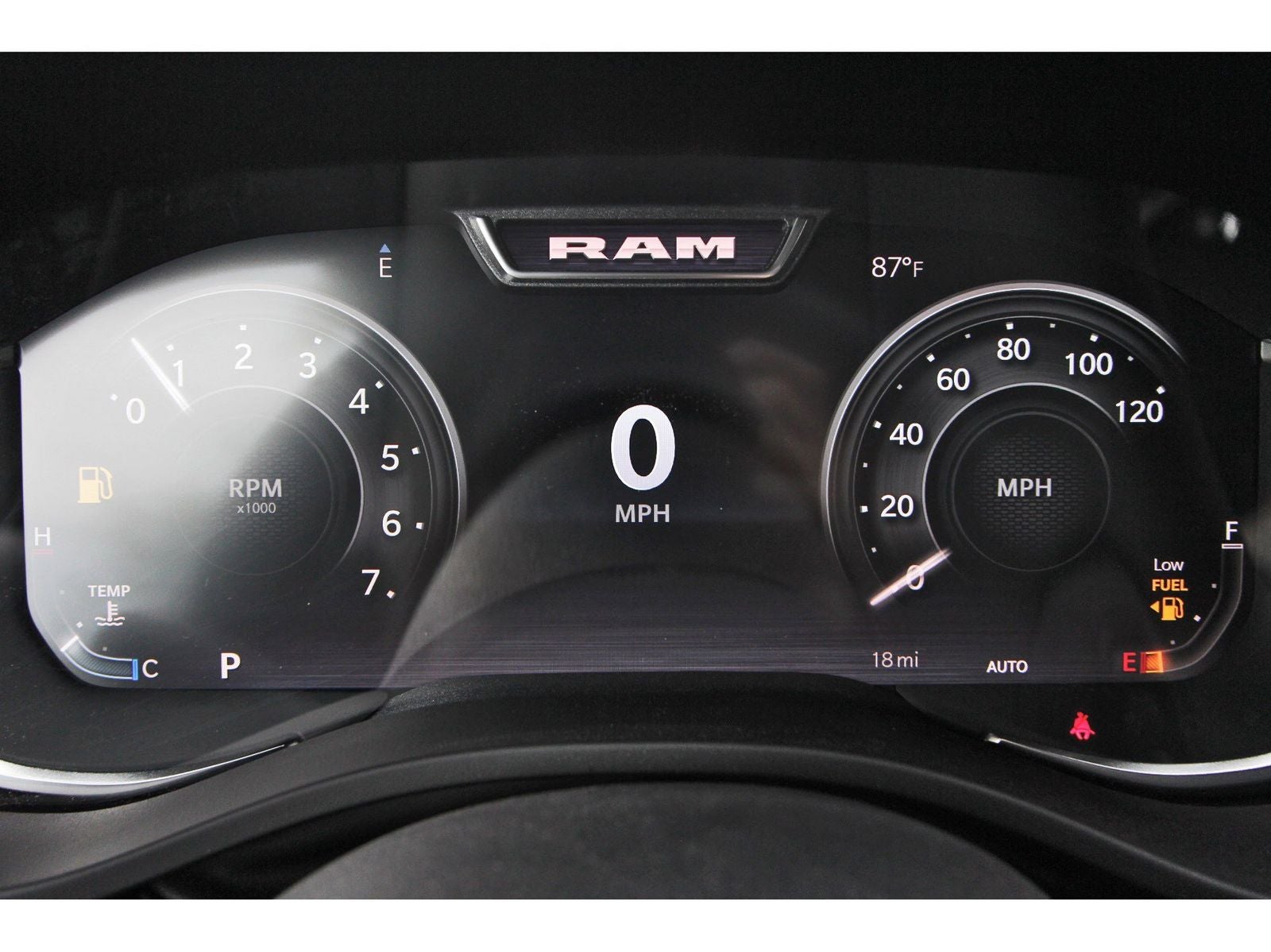 2026 RAM 1500 Big Horn/Lone Star Lone Star 4x2 Crew Cab 5'7" Box