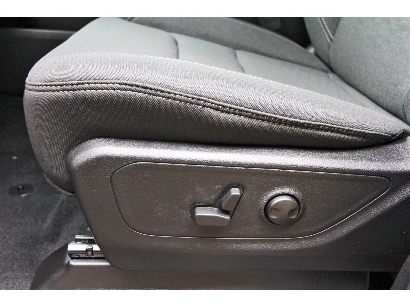2026 RAM 1500 Big Horn/Lone Star Lone Star 4x2 Crew Cab 5'7" Box