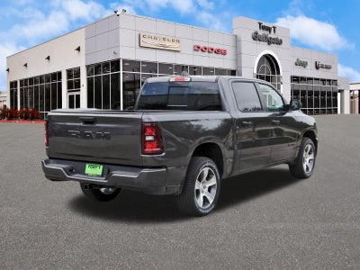 2026 RAM 1500 Express 4x2 Crew Cab 5'7" Box