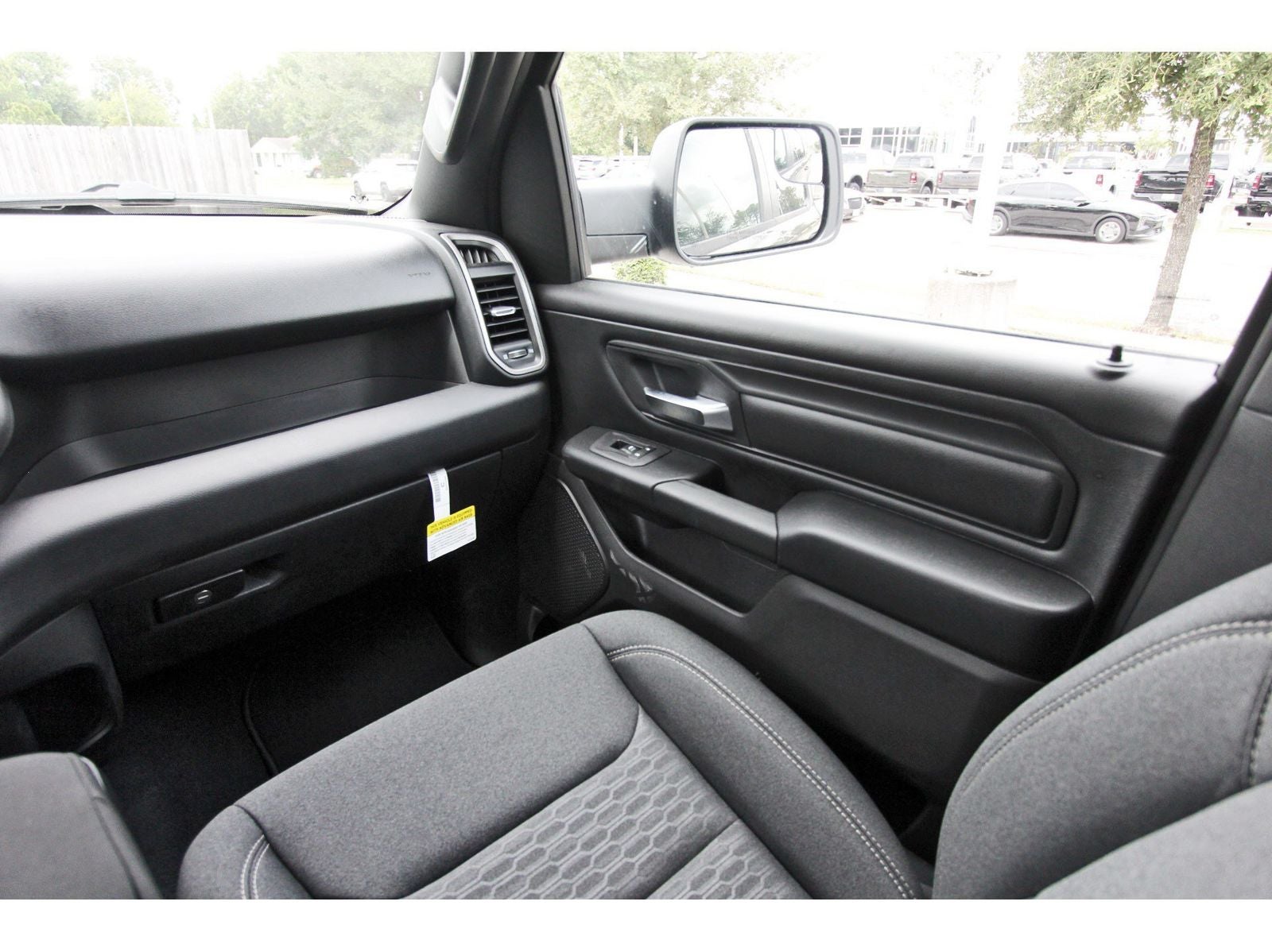 2026 RAM 1500 Express 4x2 Crew Cab 5'7" Box