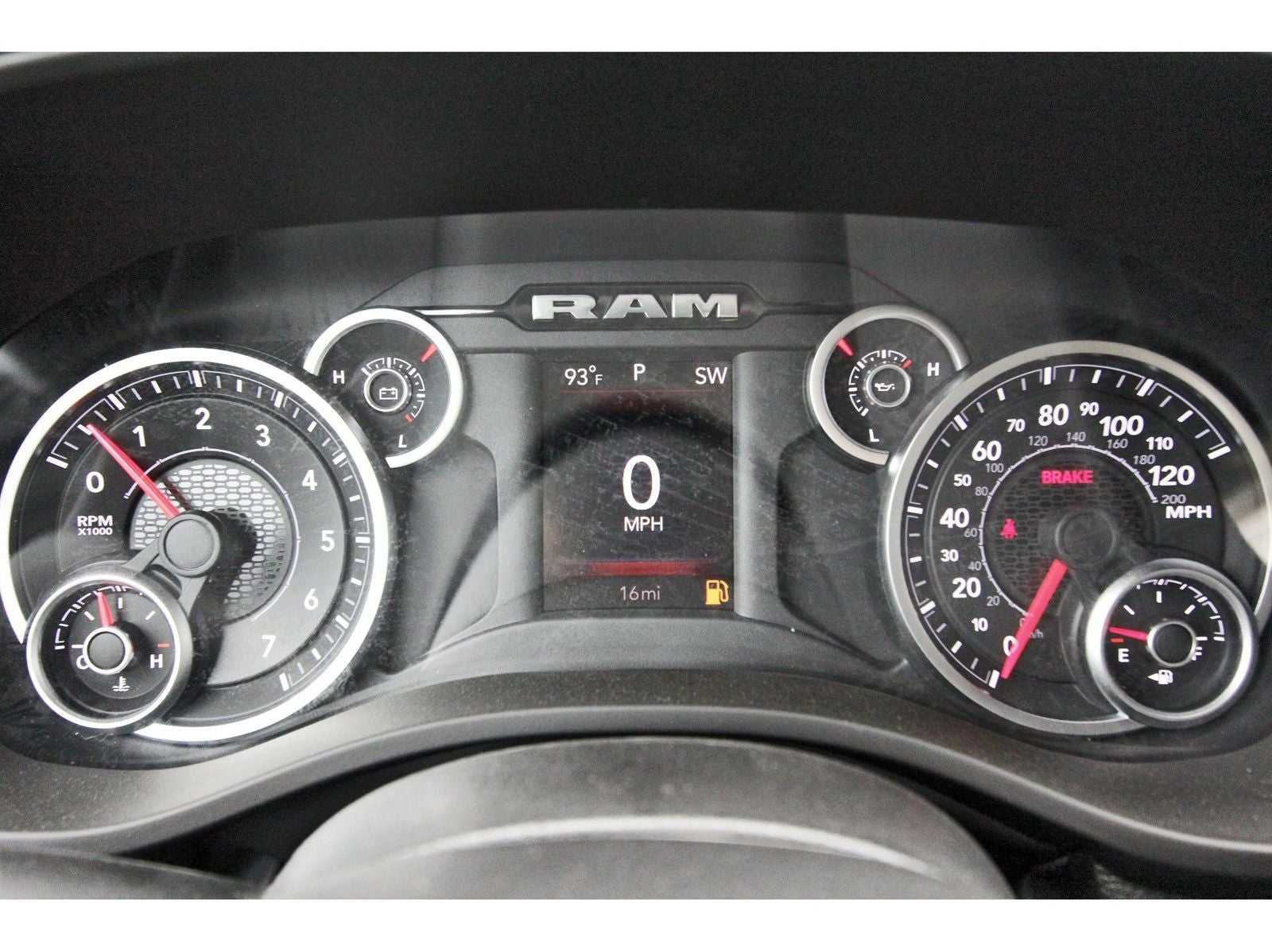 2026 RAM 1500 Express 4x2 Crew Cab 5'7" Box