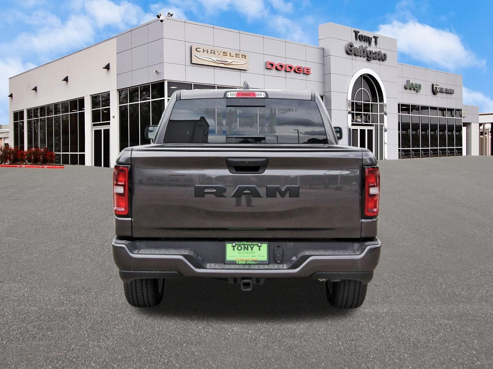 2026 RAM 1500 Express 4x2 Crew Cab 5'7" Box