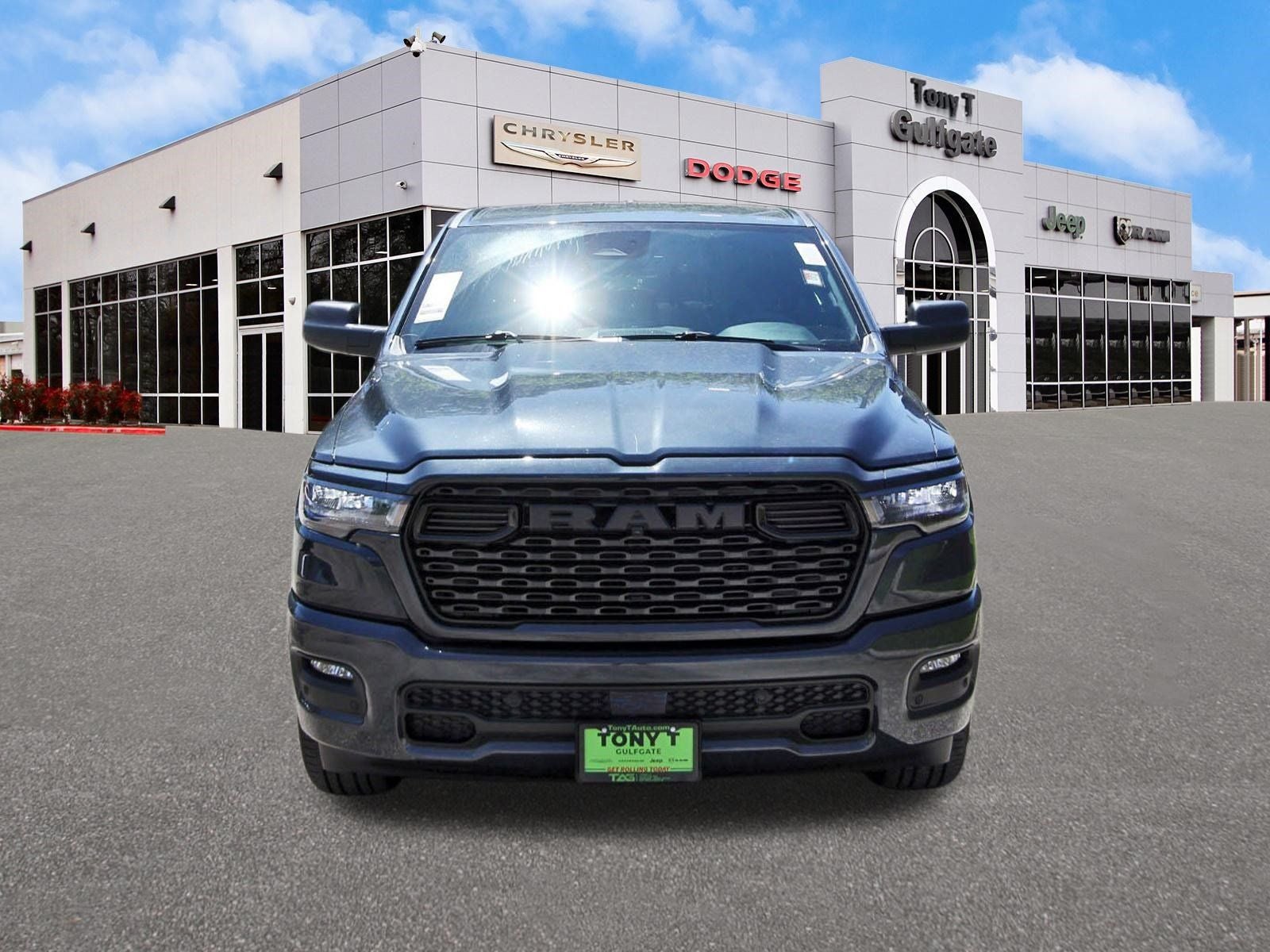 2026 RAM 1500 Express 4x2 Crew Cab 5'7" Box