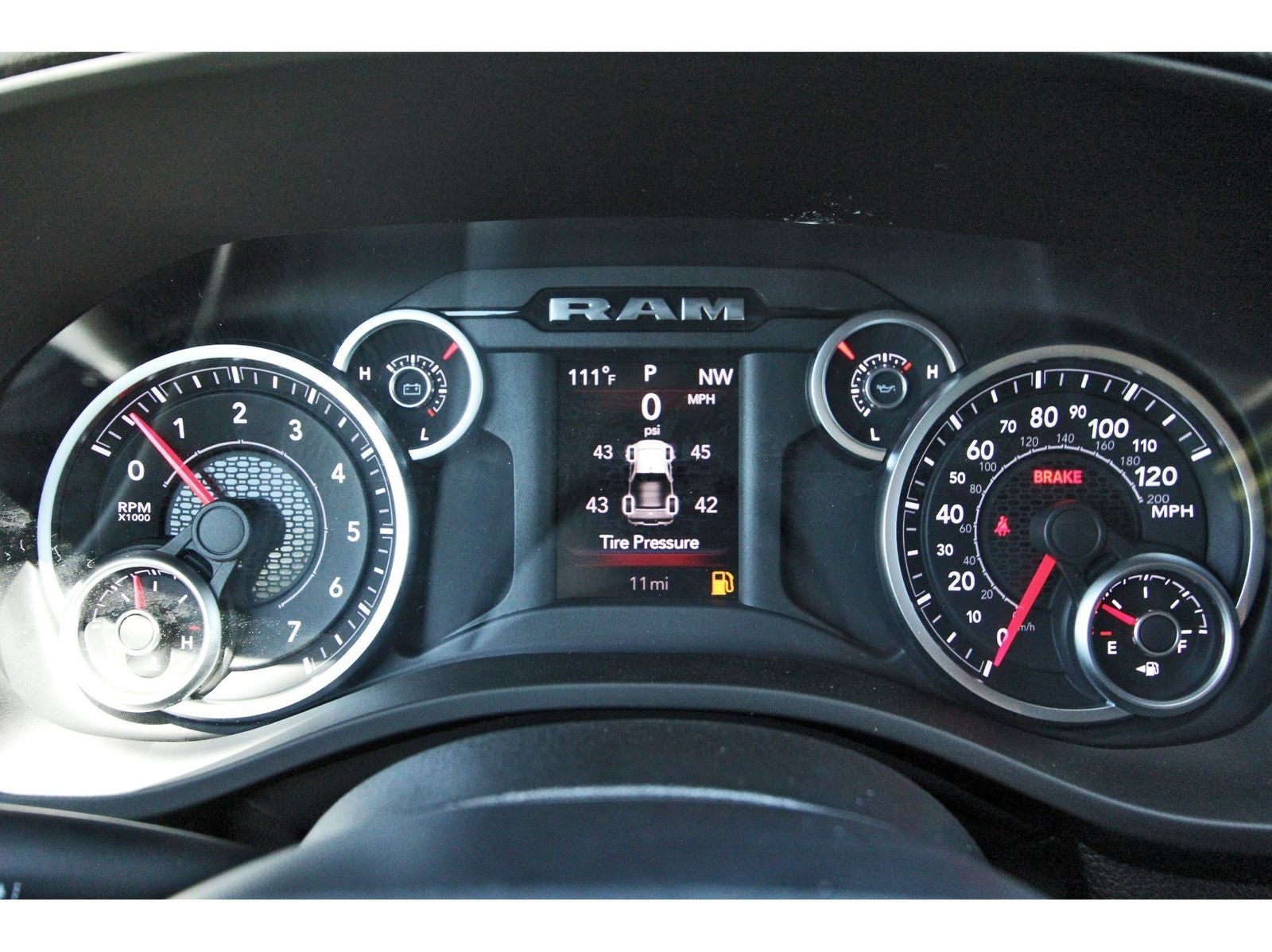 2026 RAM 1500 Express 4x2 Crew Cab 5'7" Box