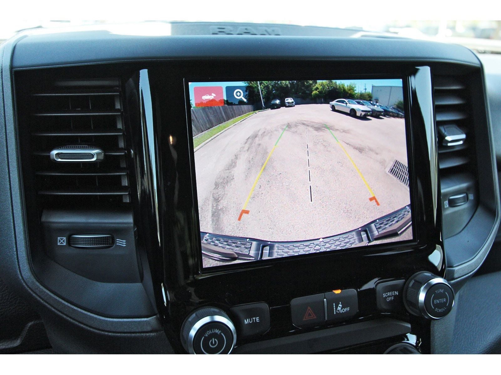2026 RAM 1500 Express 4x2 Crew Cab 5'7" Box