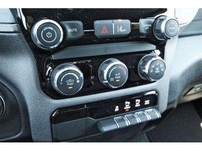 2026 RAM 1500 Express 4x2 Crew Cab 5'7" Box