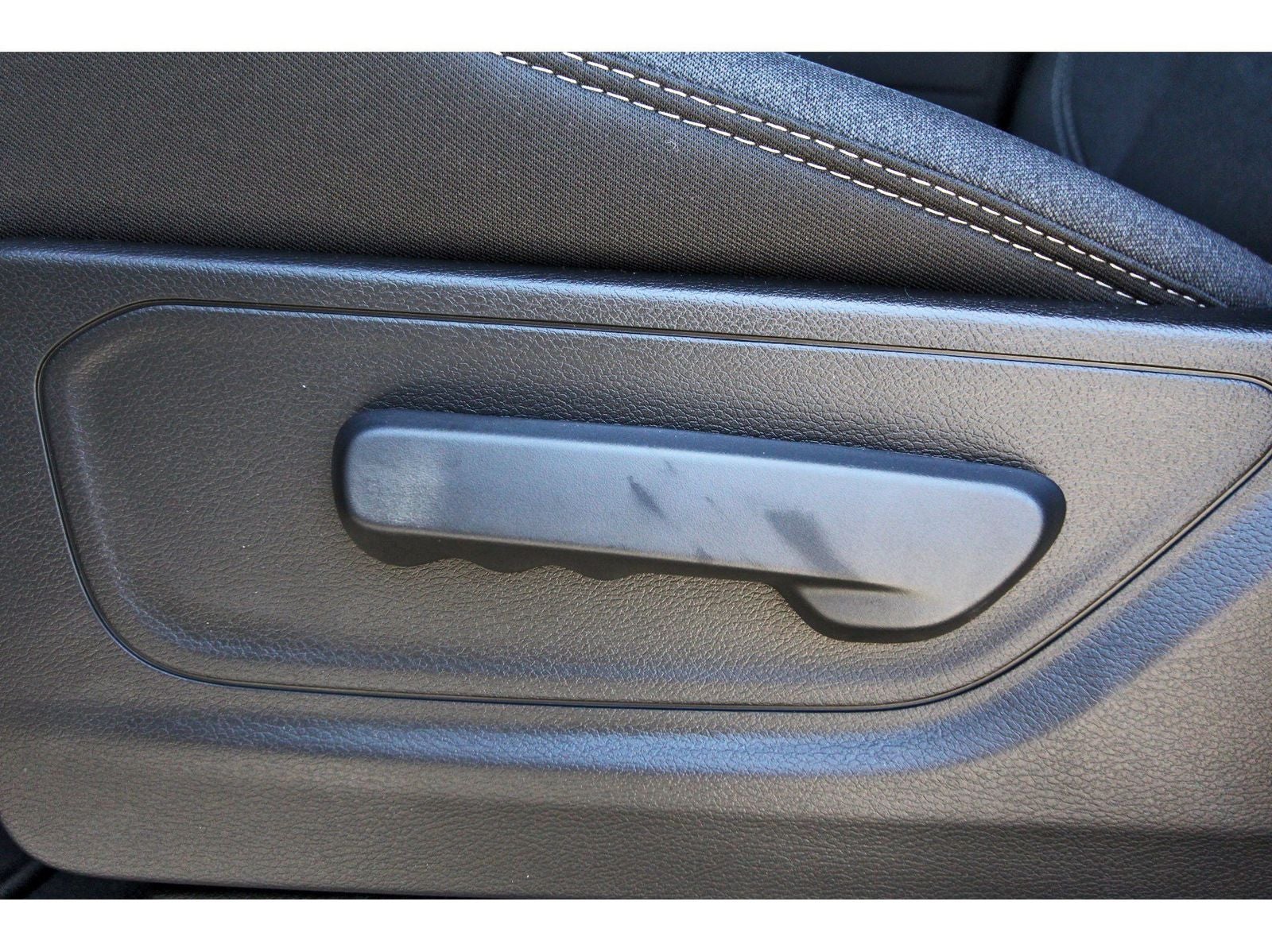 2026 RAM 1500 Express 4x2 Crew Cab 5'7" Box