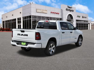 2026 RAM 1500 Express 4x2 Crew Cab 5'7" Box
