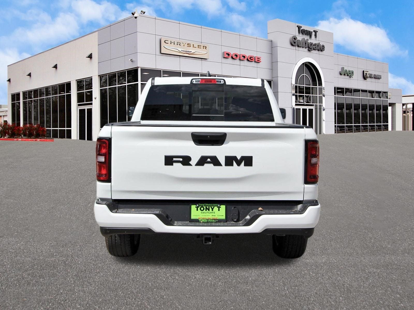 2026 RAM 1500 Express 4x2 Crew Cab 5'7" Box