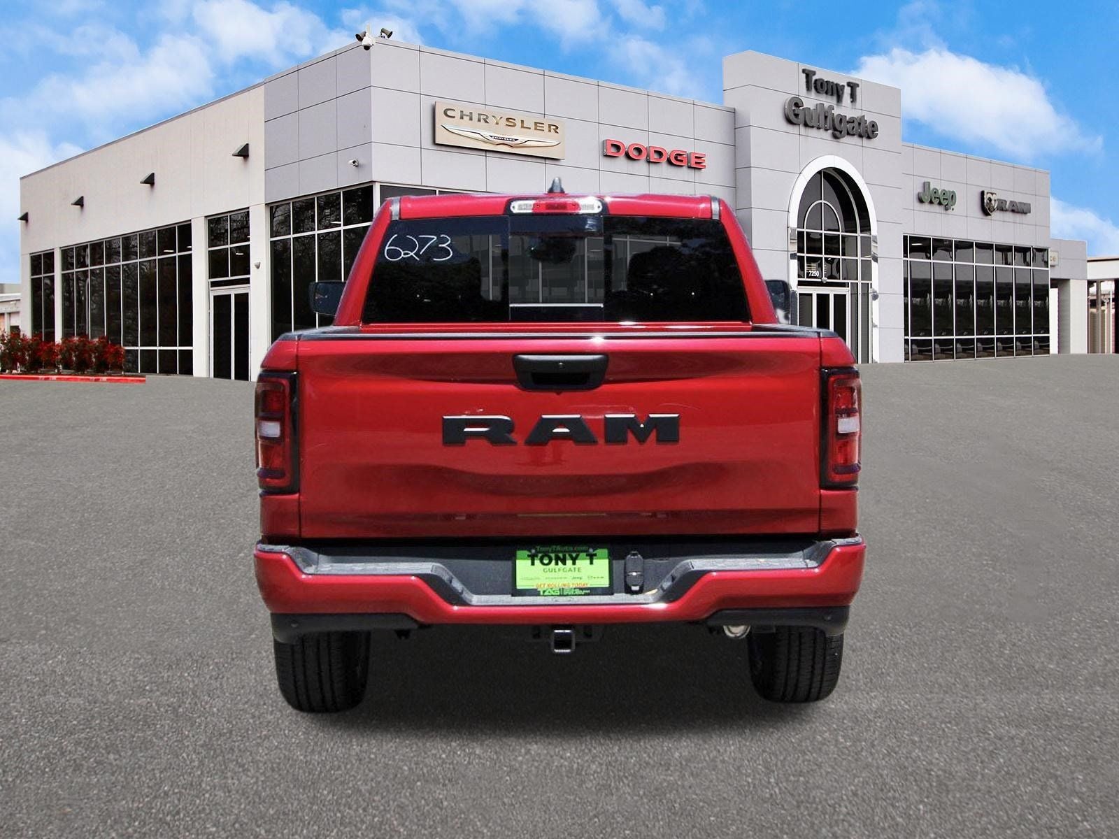 2026 RAM 1500 Express 4x2 Crew Cab 5'7" Box