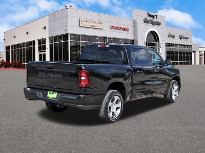 2026 RAM 1500 Express 4x2 Crew Cab 5'7" Box