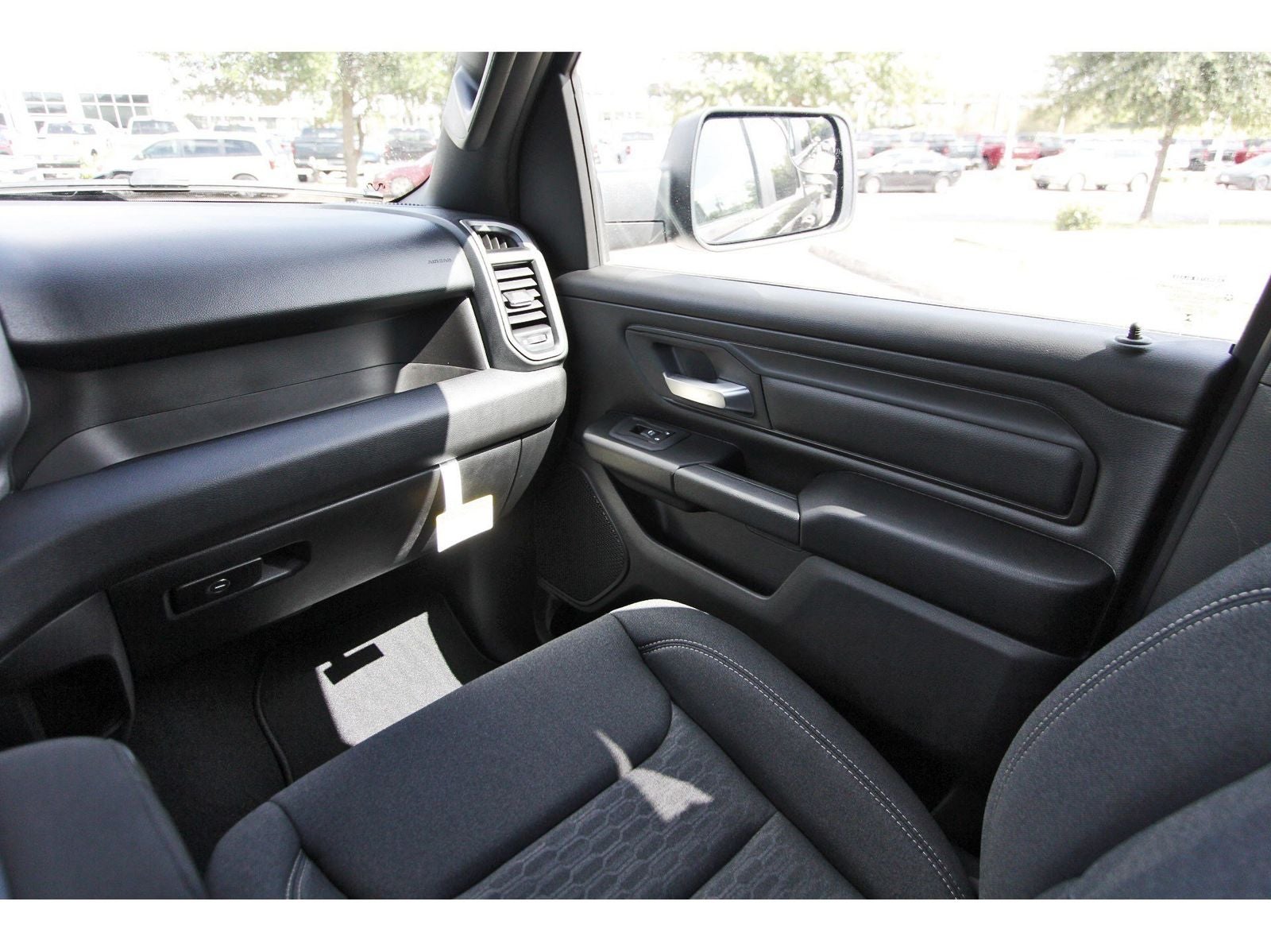 2026 RAM 1500 Express 4x2 Crew Cab 5'7" Box