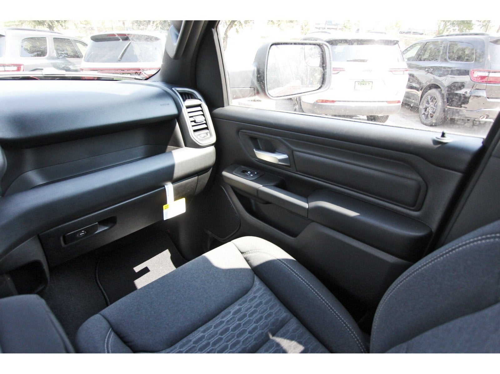 2027 RAM 1500 Express 4x2 Crew Cab 5'7" Box