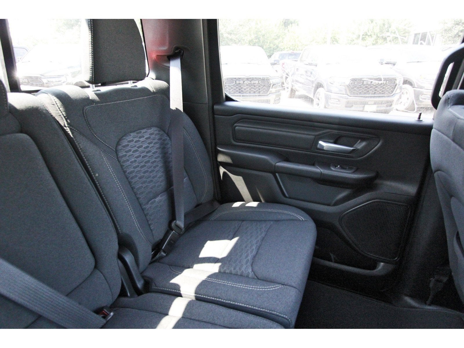 2027 RAM 1500 Express 4x2 Crew Cab 5'7" Box