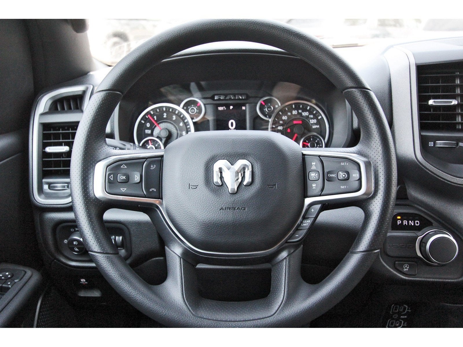 2027 RAM 1500 Express 4x2 Crew Cab 5'7" Box