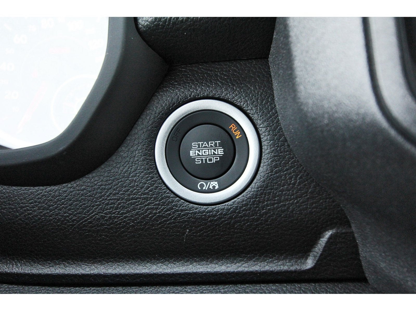 2027 RAM 1500 Express 4x2 Crew Cab 5'7" Box