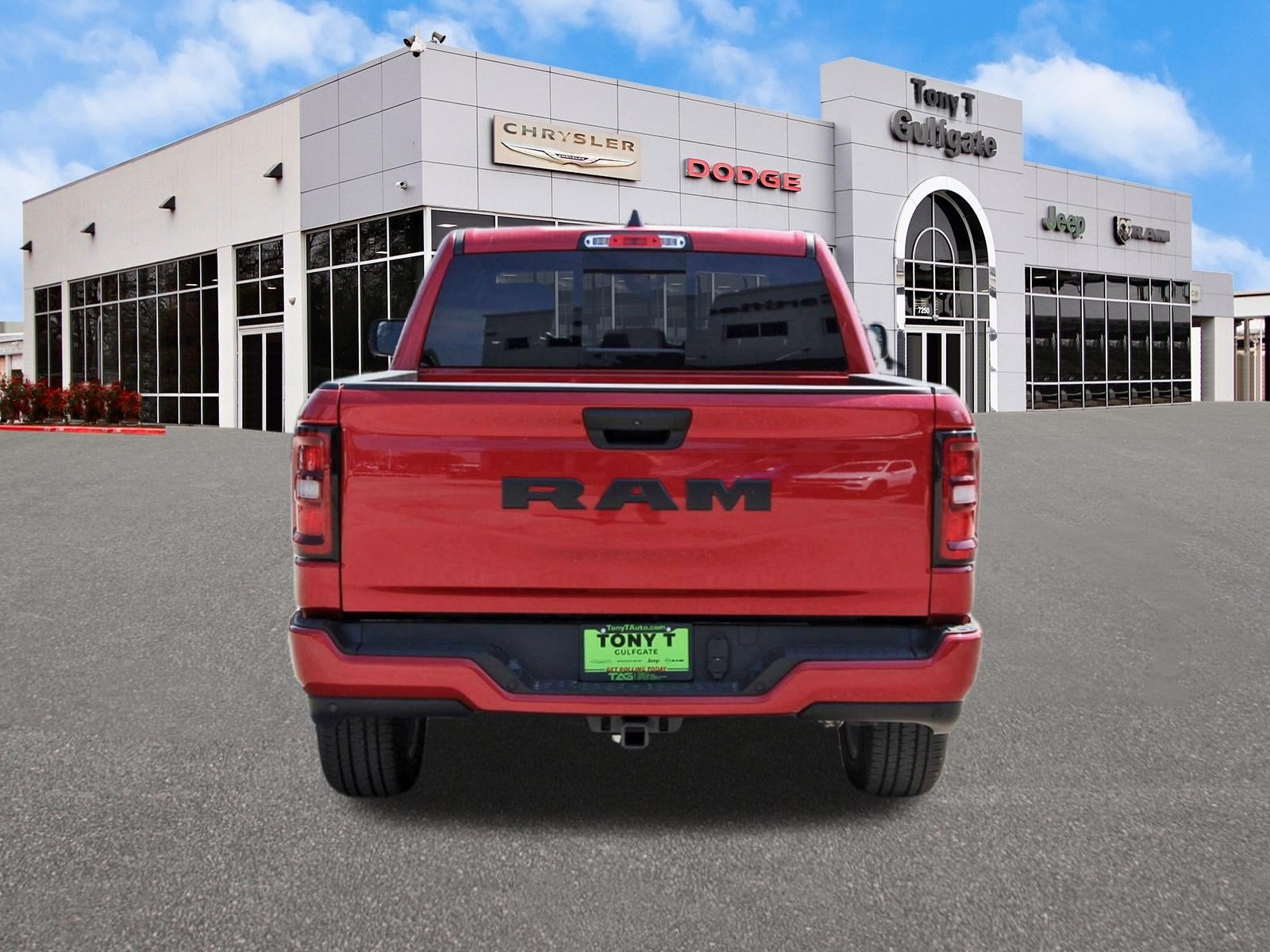 2027 RAM 1500 Express 4x2 Crew Cab 5'7" Box