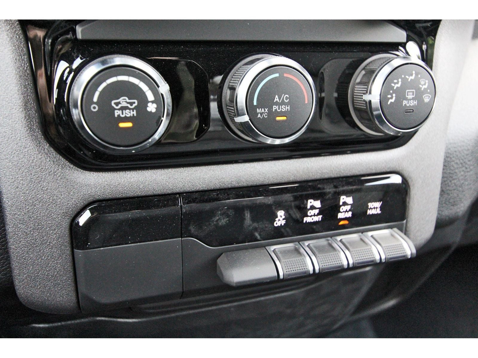 2026 RAM 1500 Tradesman 4x2 Crew Cab 5'7" Box