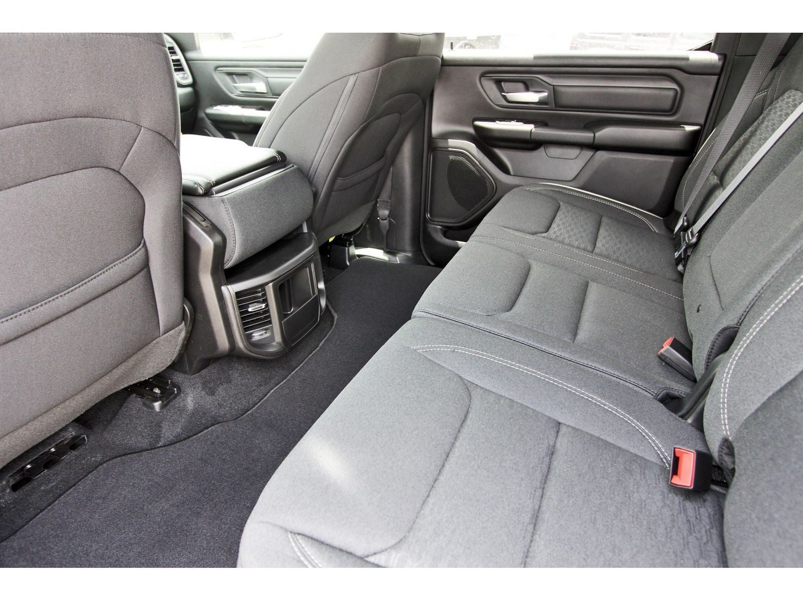 2026 RAM 1500 Express 4x2 Crew Cab 5'7" Box