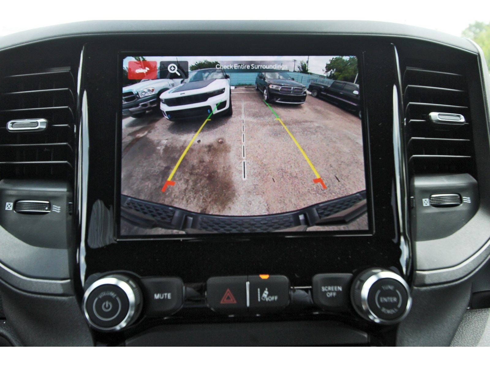 2026 RAM 1500 Express 4x2 Crew Cab 5'7" Box