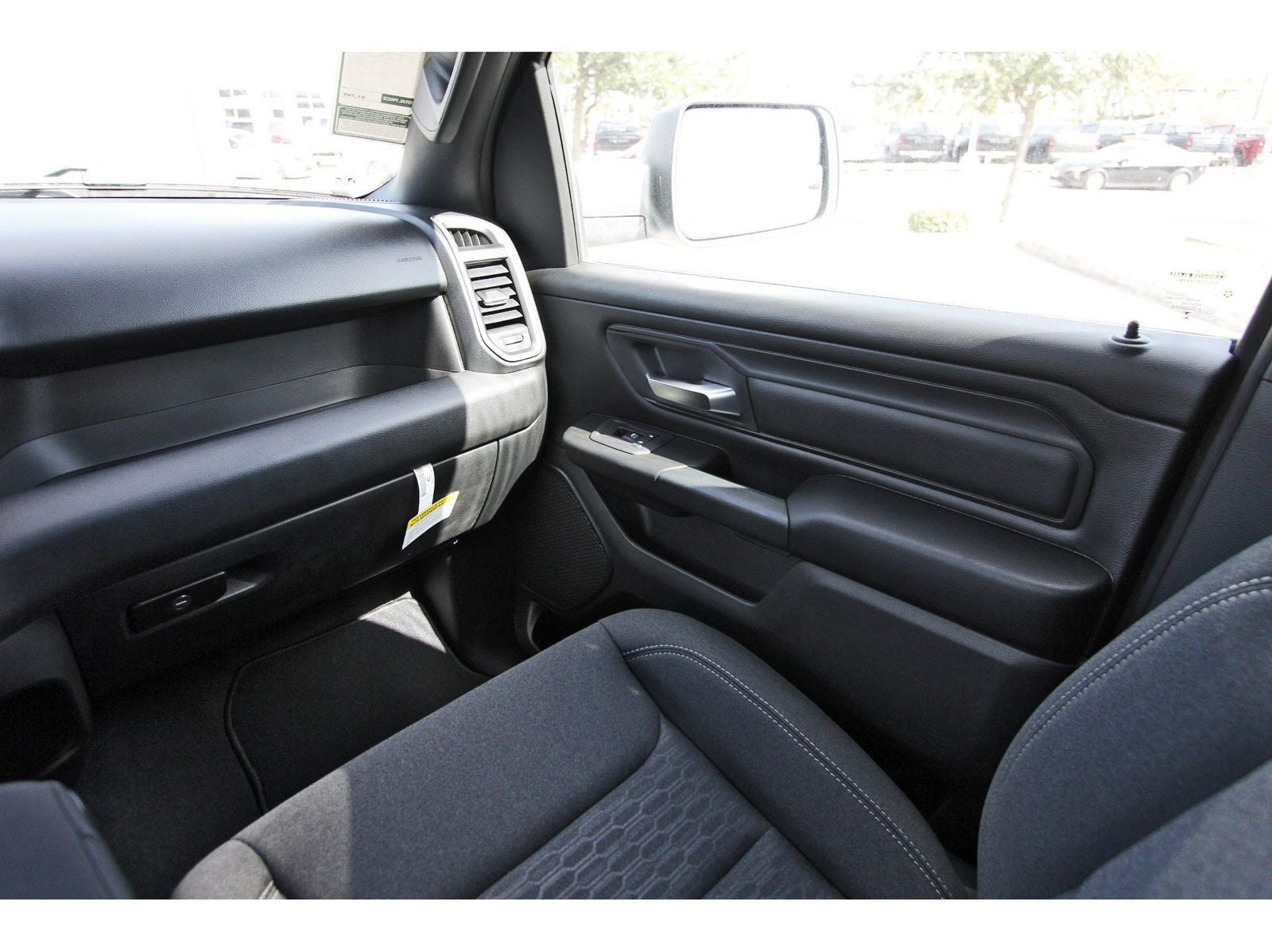 2026 RAM 1500 Express 4x2 Crew Cab 5'7" Box