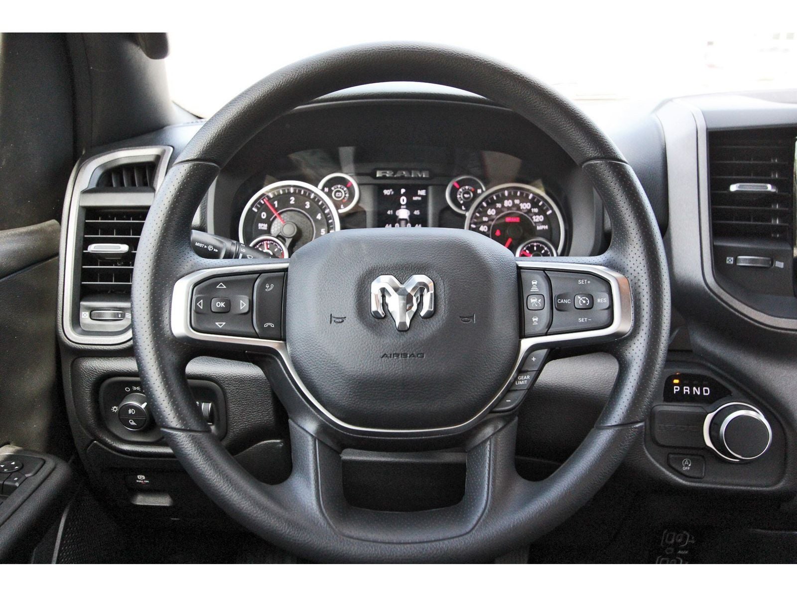 2026 RAM 1500 Express 4x2 Crew Cab 5'7" Box