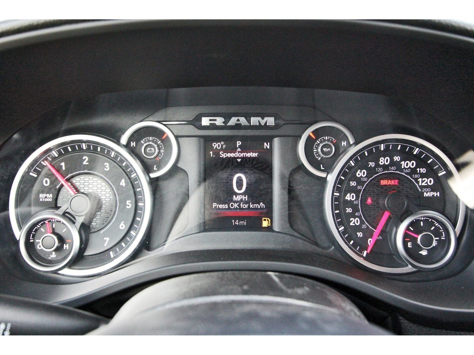 2026 RAM 1500 Express 4x2 Crew Cab 5'7" Box