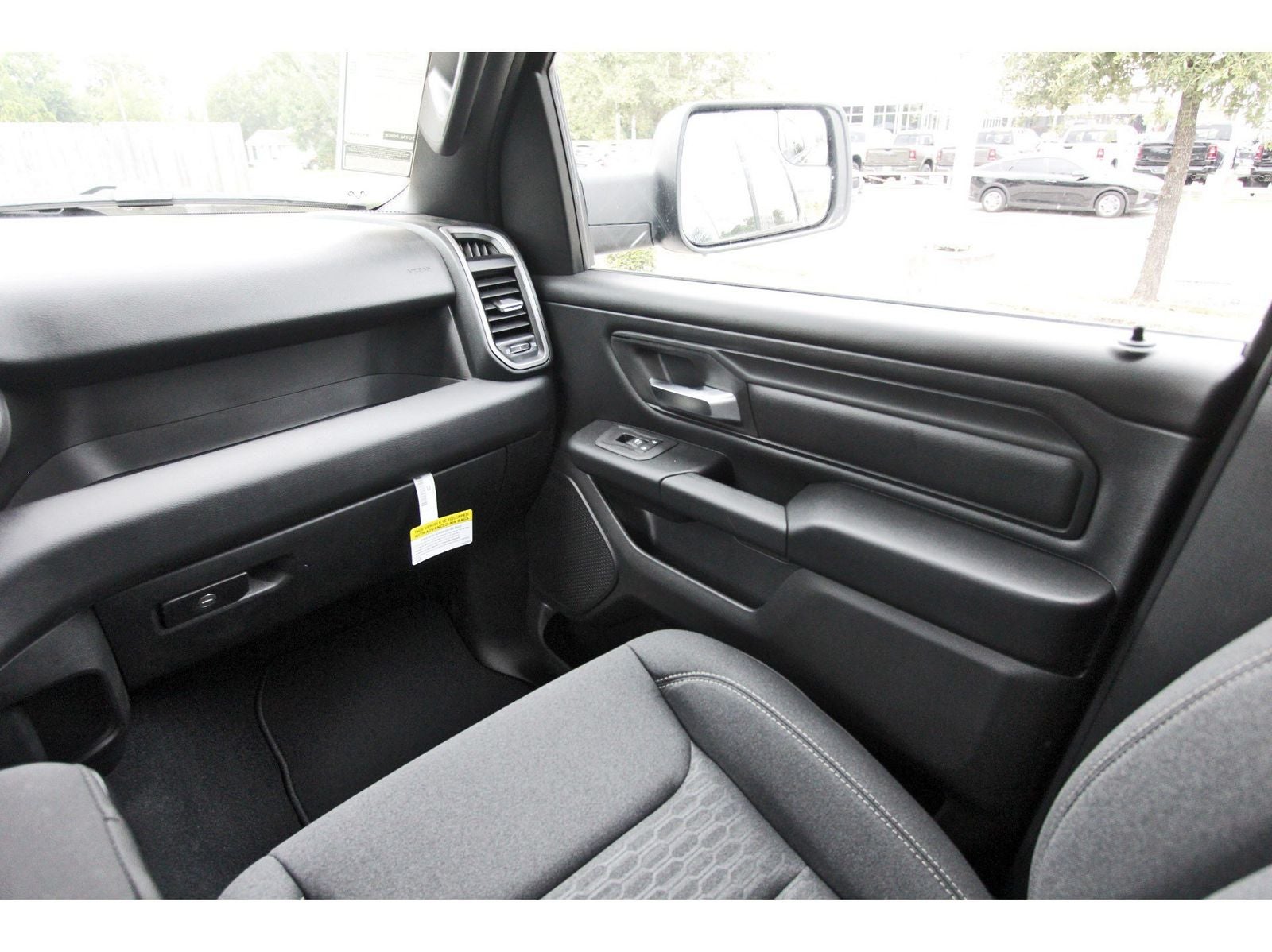 2026 RAM 1500 Express 4x2 Crew Cab 5'7" Box