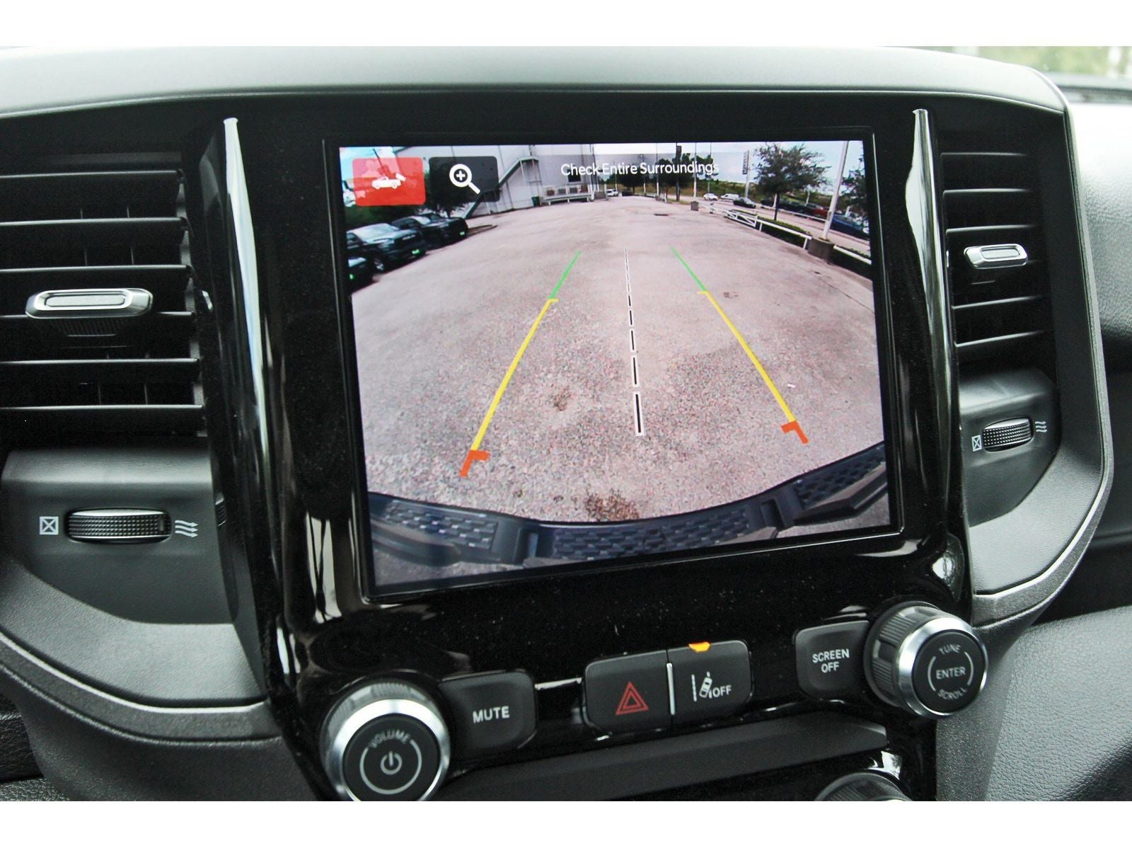 2026 RAM 1500 Express 4x2 Crew Cab 5'7" Box