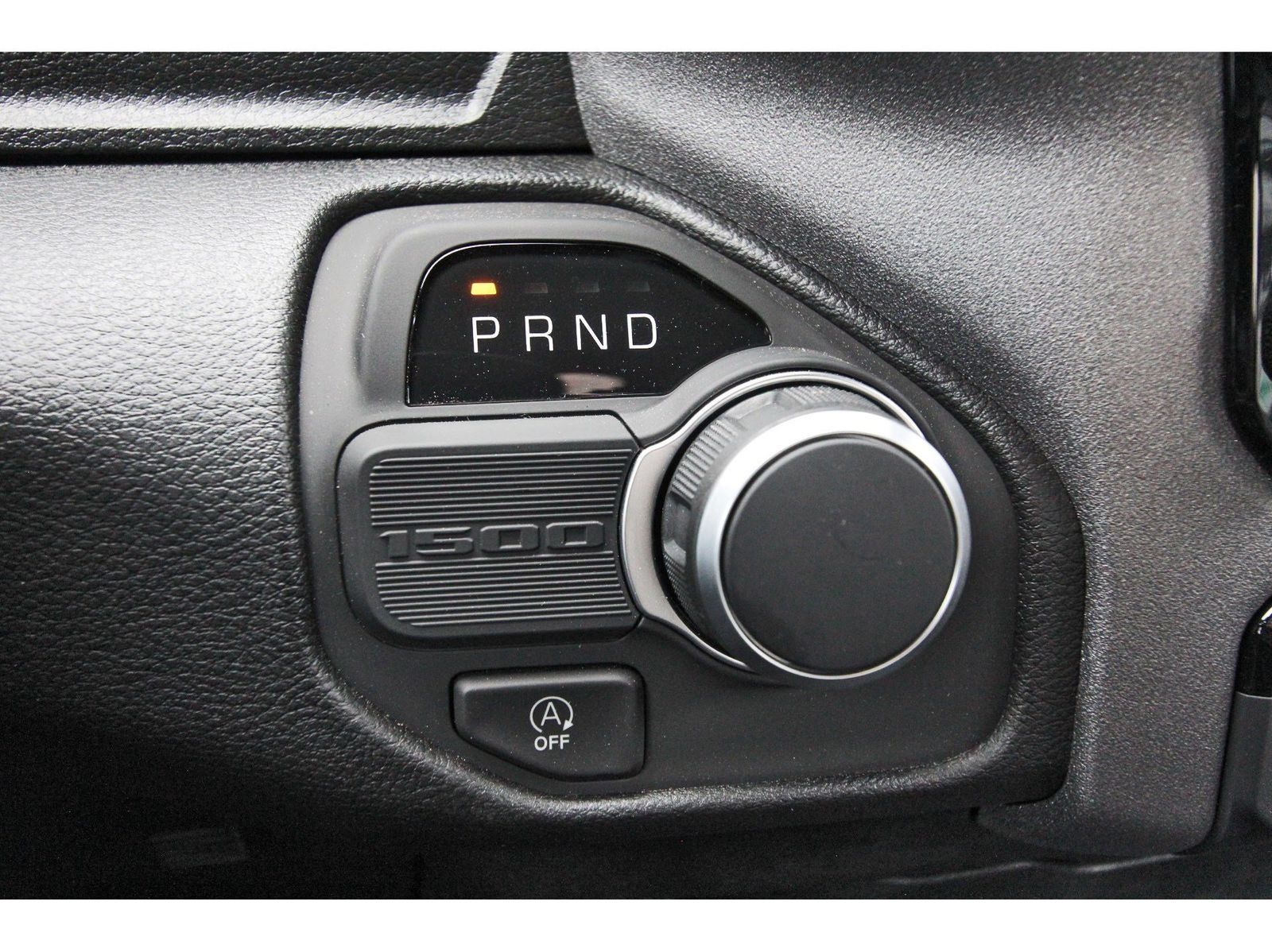 2026 RAM 1500 Express 4x2 Crew Cab 5'7" Box